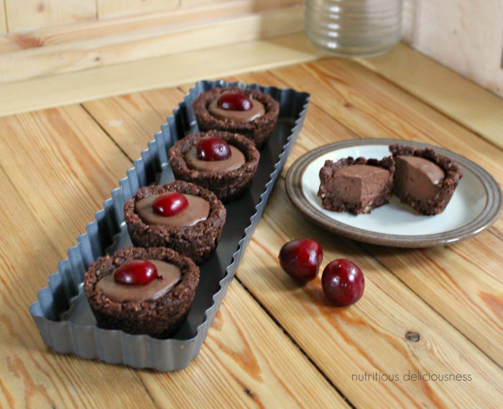 raw chocolate tartlets