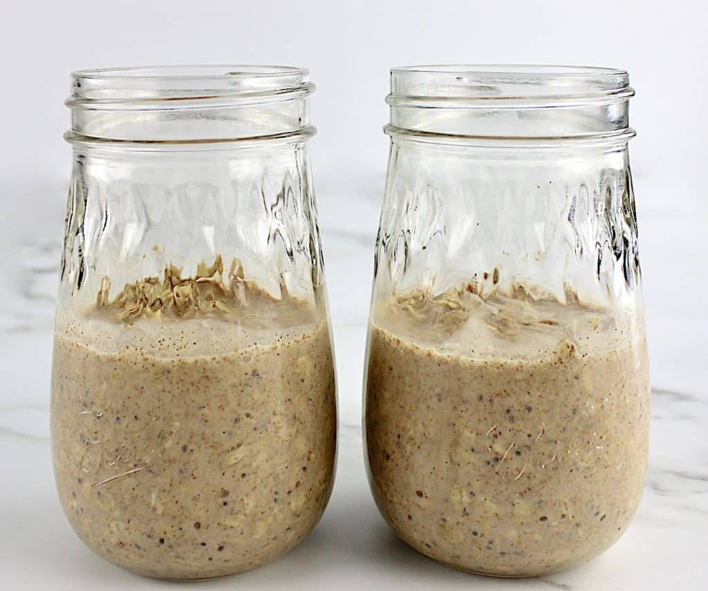 side view of 2 jars with Apple Cinnamon Overnight Oats