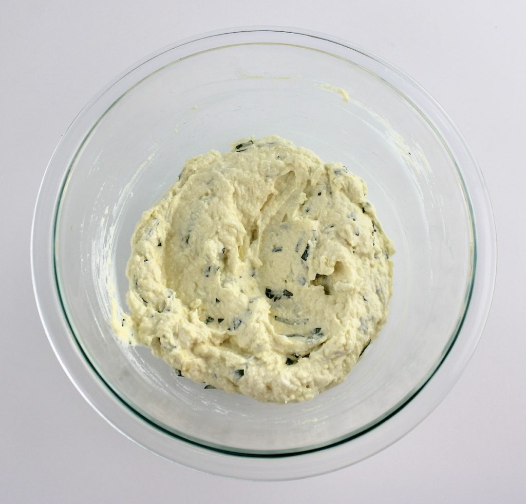 ricotta cheese filling in glass bowl