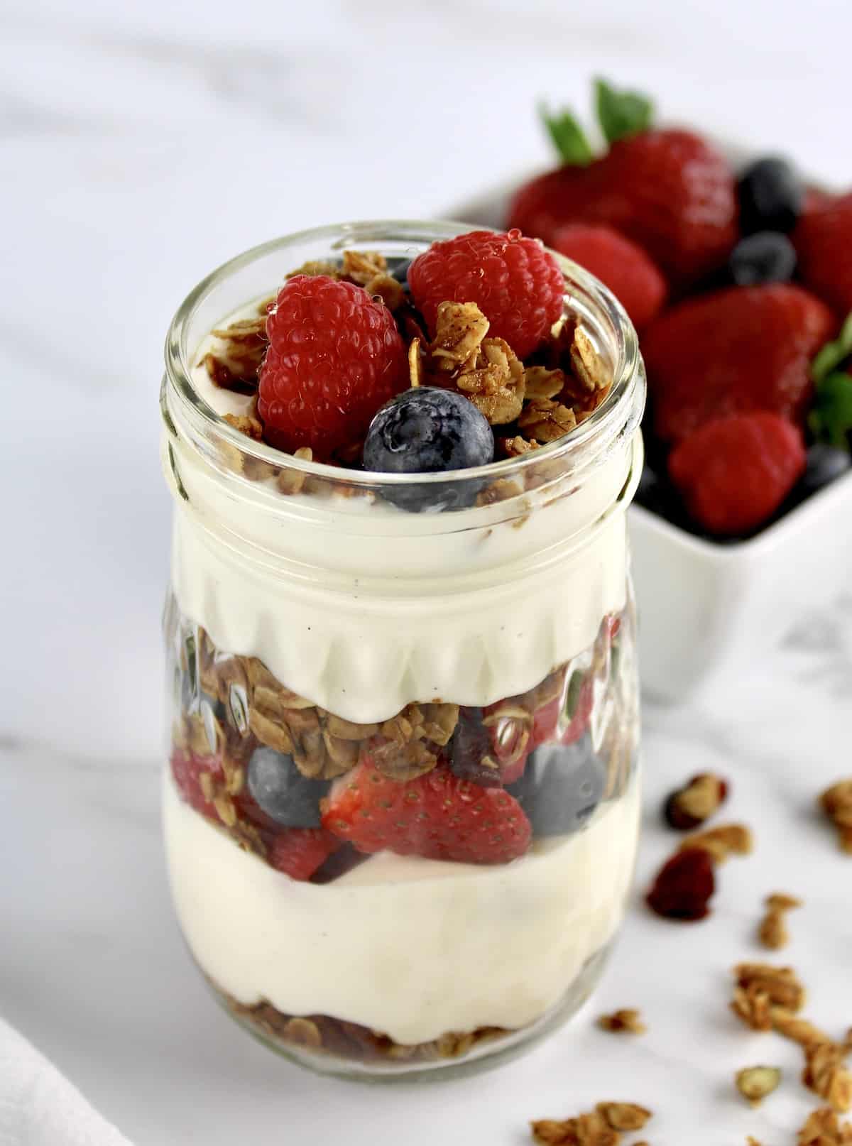 Easy Granola Parfaits – Nutritious Deliciousness