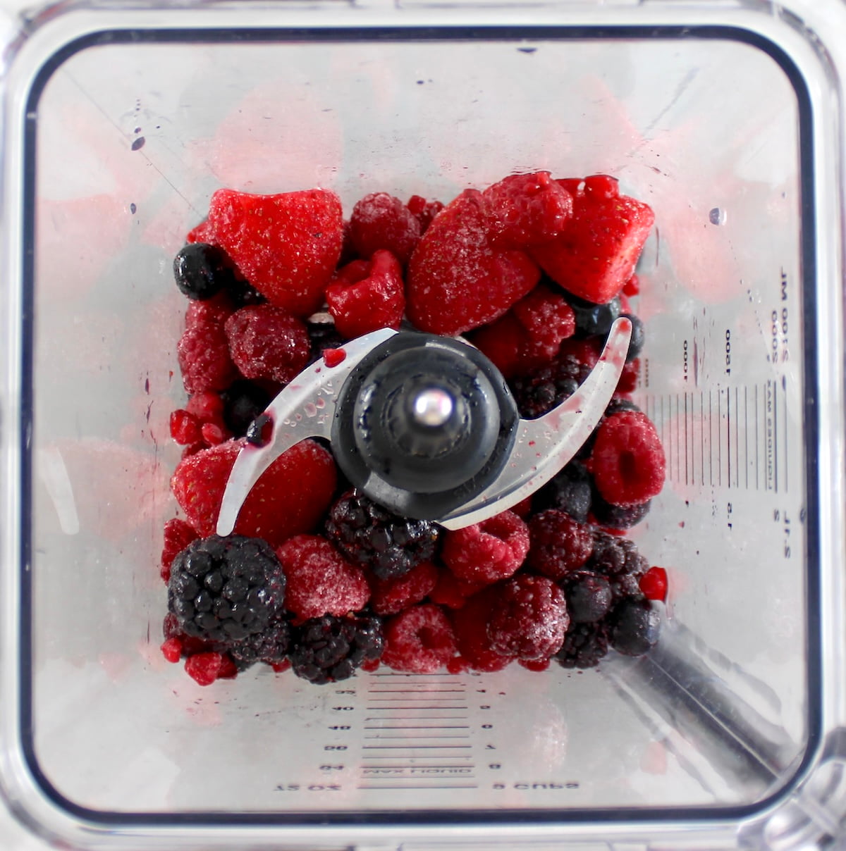 frozen mixed berries in blender